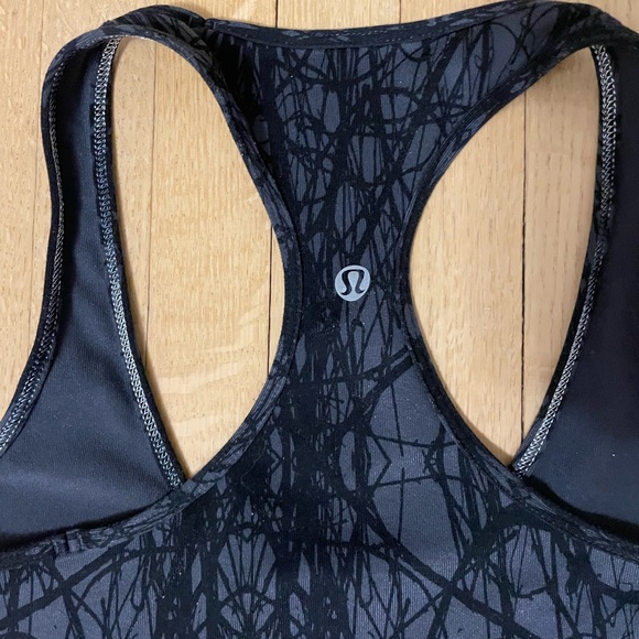Lululemon Size 6 Pattern Tank - Picture 5 of 7